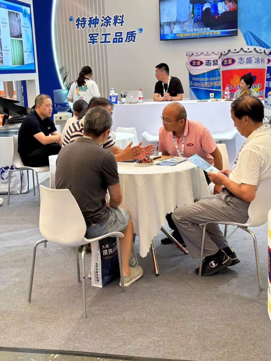 涂料博覽會與客戶洽談 涂料博覽會與客戶洽談